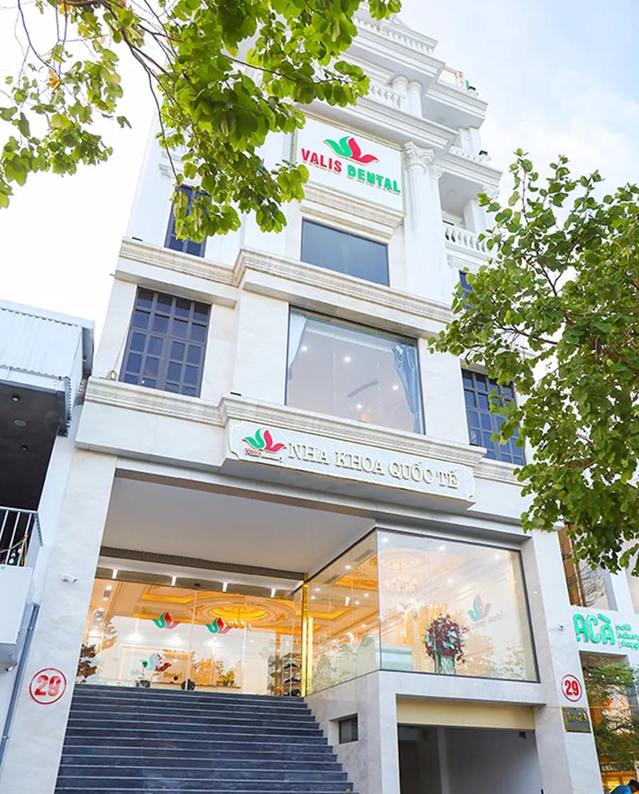 Mặt tiền toà nhà Nha khoa Dental Việt Nam