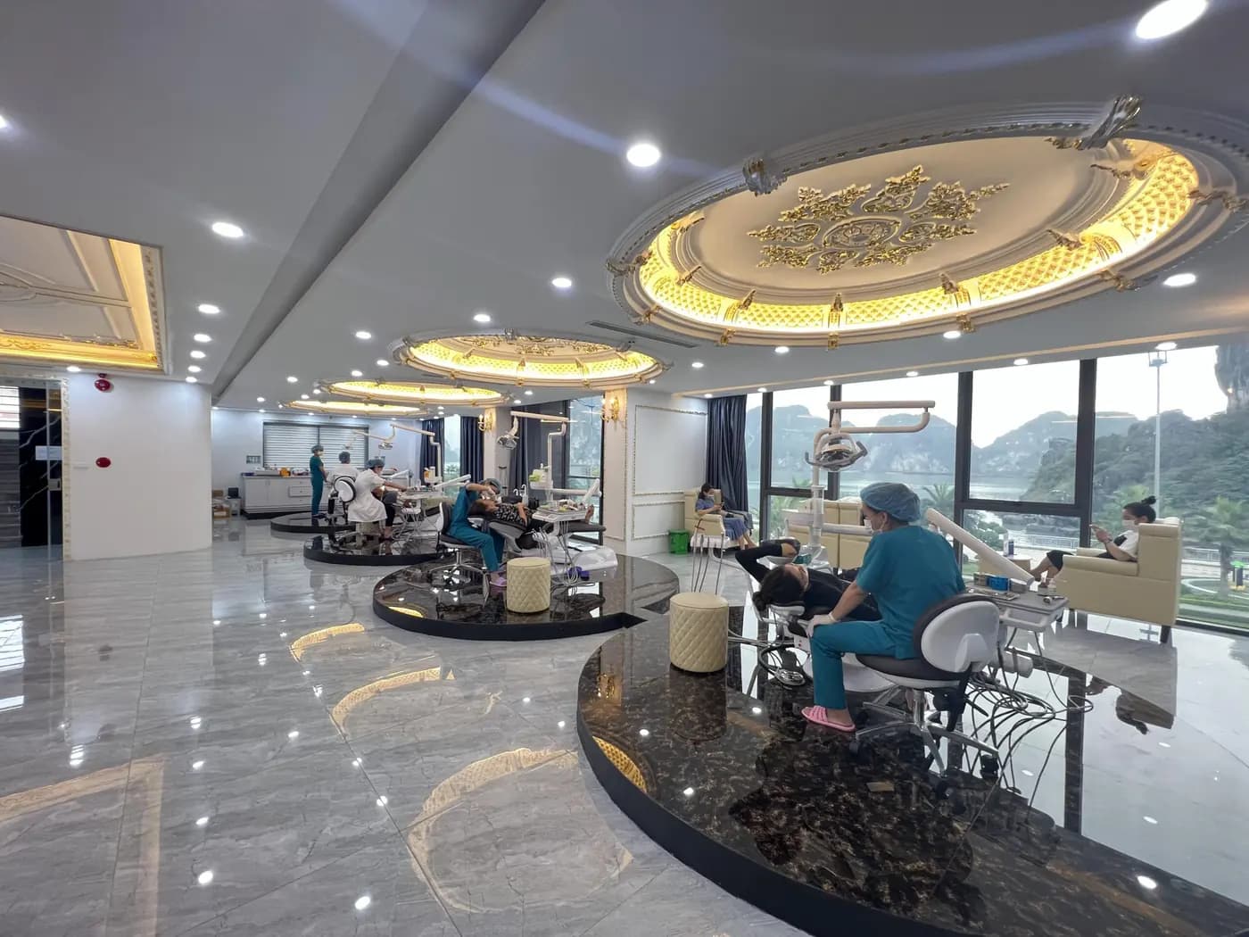 Treatment hall and equipment